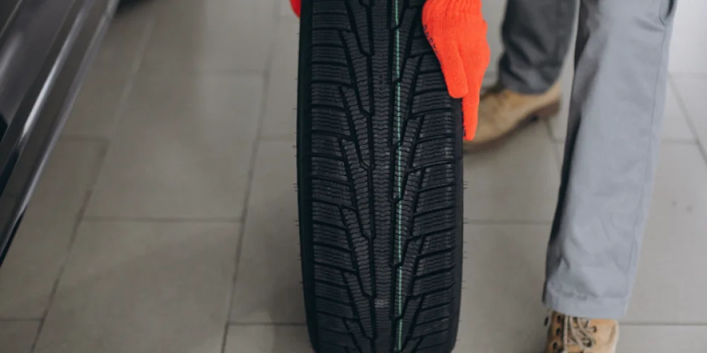 Çivi Giren Lastik Kullanılır mı? Tamir, Risk ve Karar Rehberi 2026